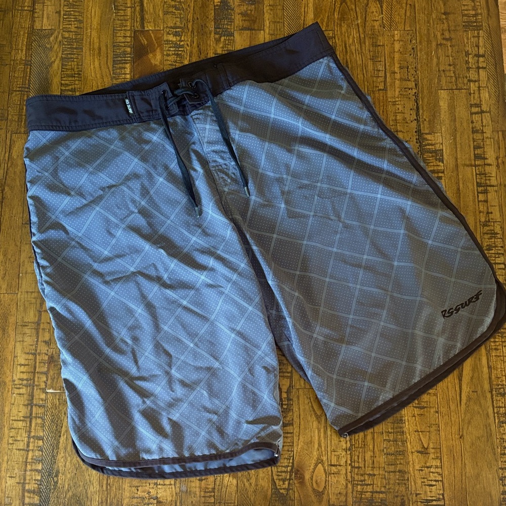 Men's RSsurf Gray/Black Swim Shorts Size 34 EUC